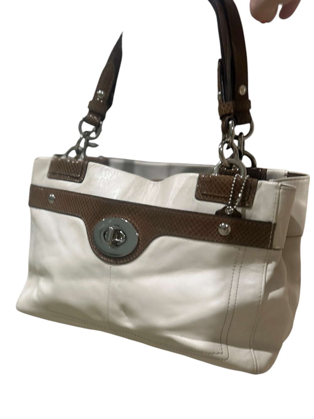 Coach vintage Ytk White & Brown Leather Penelope Shoulder Bag silver Turn-Lock